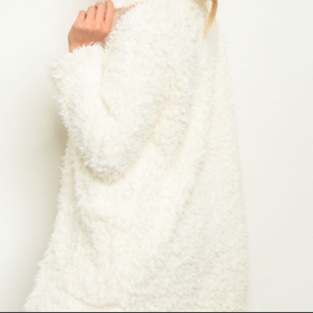 Shaggy teddy bear coat! It’s here! 😍boutique item - Picture 10 of 16